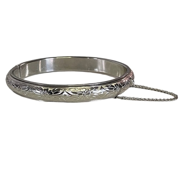 Floral Print Silver Tone Metal Bangle Clasp Bracelet - Picture 12 of 12